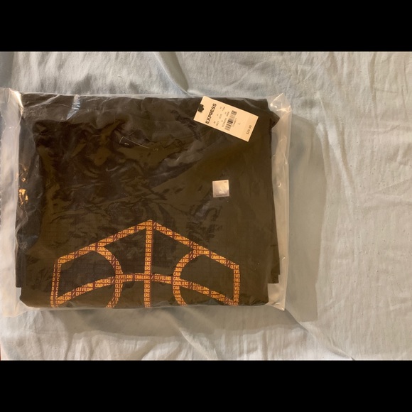 Express Cleveland Cavaliers NBA Graphic T-Shirt - Picture 4 of 4